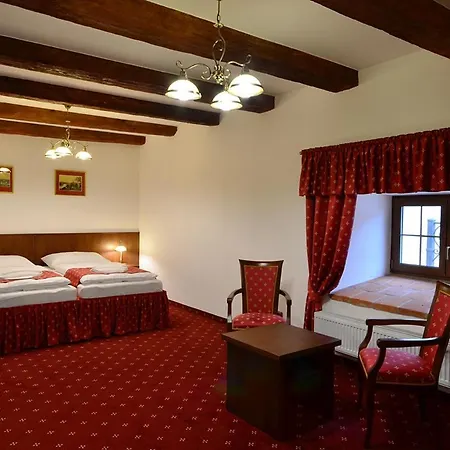 فندق Maly Pivovar 4*
